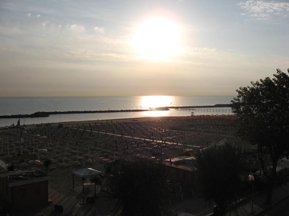 Hotel Rosati Rimini Exterior photo